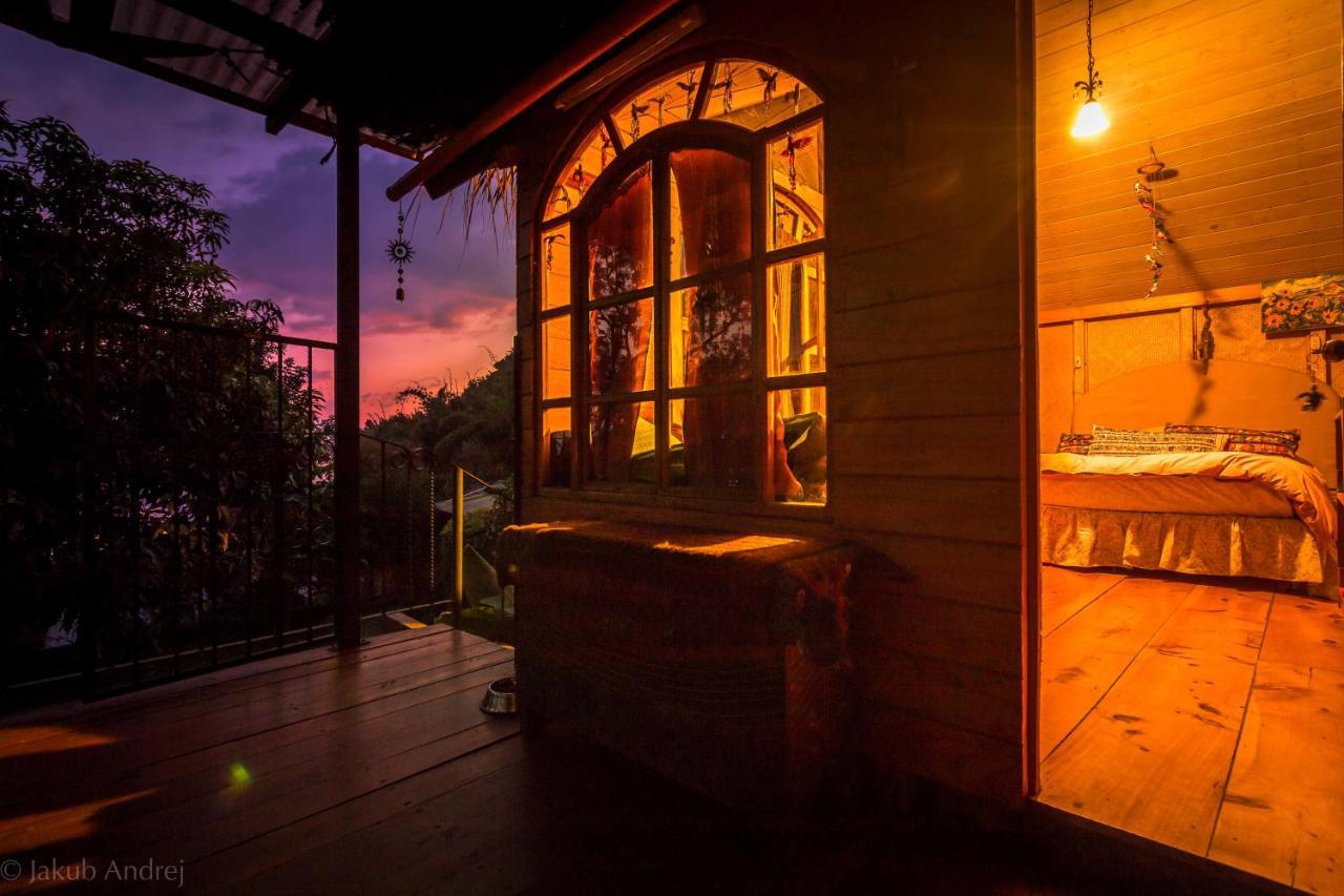 Lake Front Cabin At Los Elementos Санта Круз Ла Лагуна Екстериор снимка